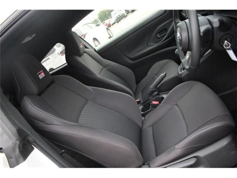GR YARIS