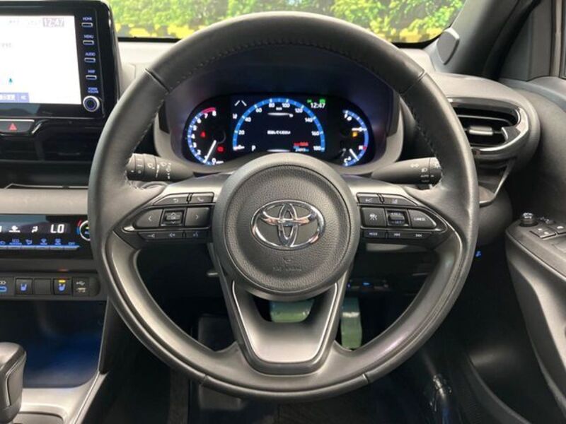 YARIS CROSS