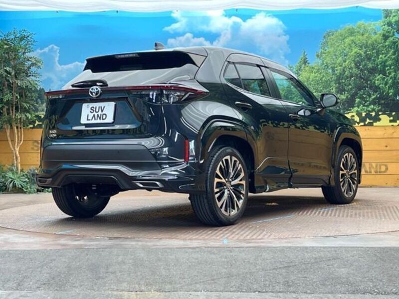 YARIS CROSS