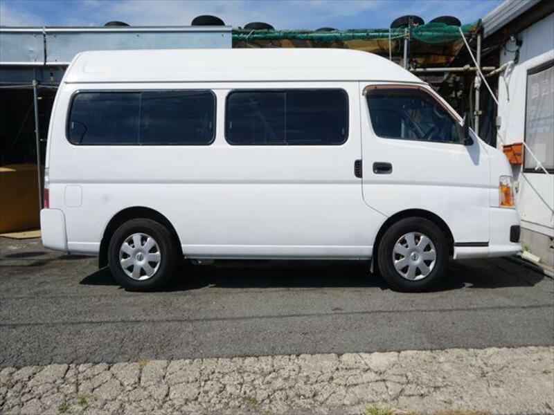 CARAVAN BUS