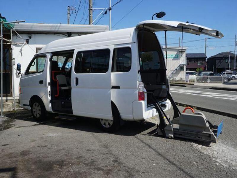 CARAVAN BUS