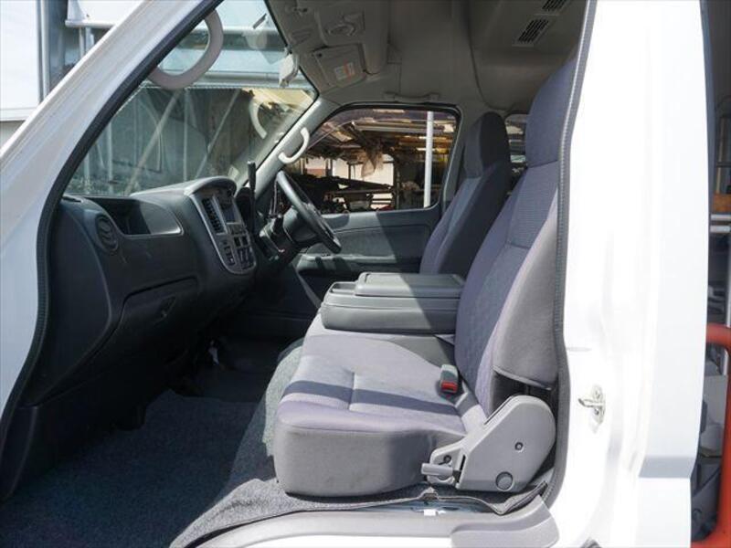 CARAVAN BUS