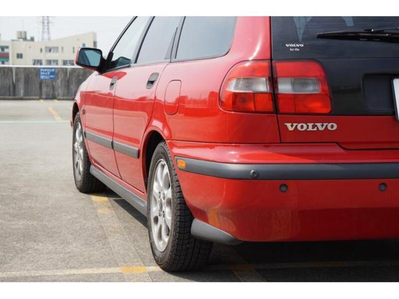 V40