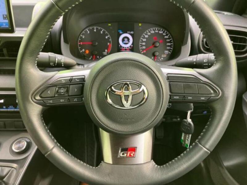 GR YARIS