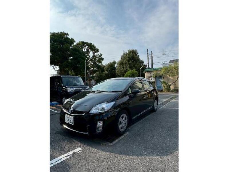 TOYOTA PRIUS