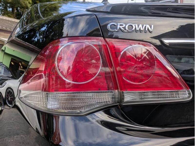 CROWN