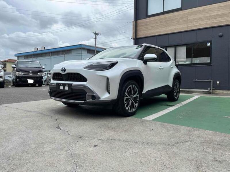 YARIS CROSS
