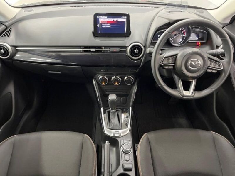 MAZDA2