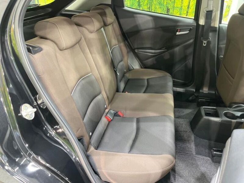 MAZDA2