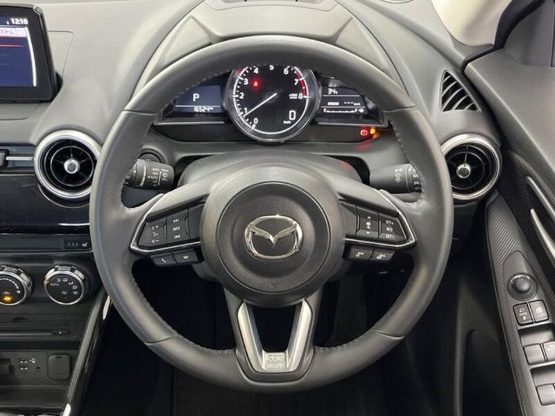 MAZDA2