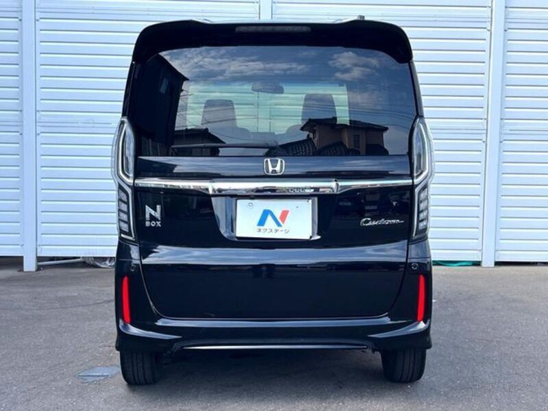 N BOX CUSTOM