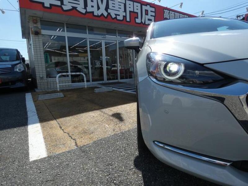 MAZDA2
