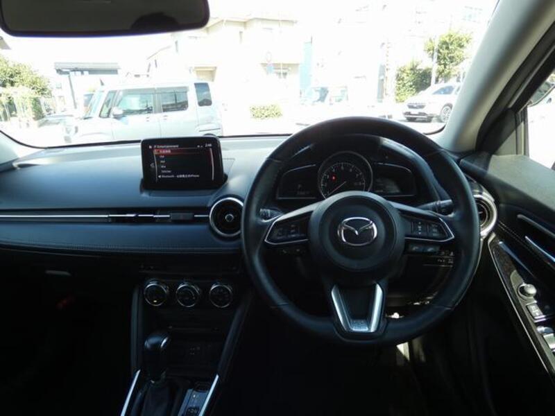 MAZDA2