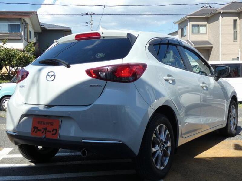 MAZDA2