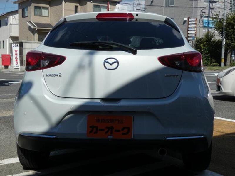 MAZDA2