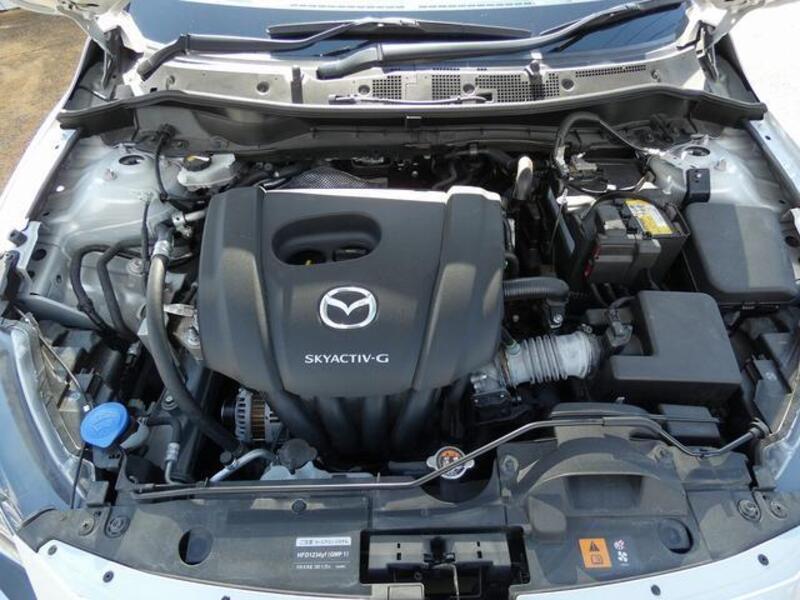 MAZDA2