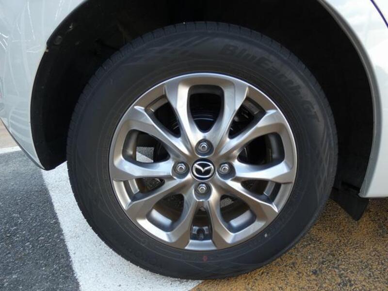 MAZDA2