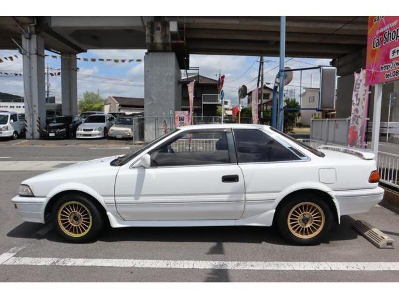 COROLLA LEVIN