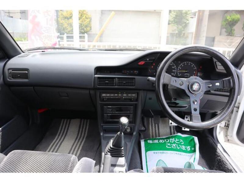 COROLLA LEVIN