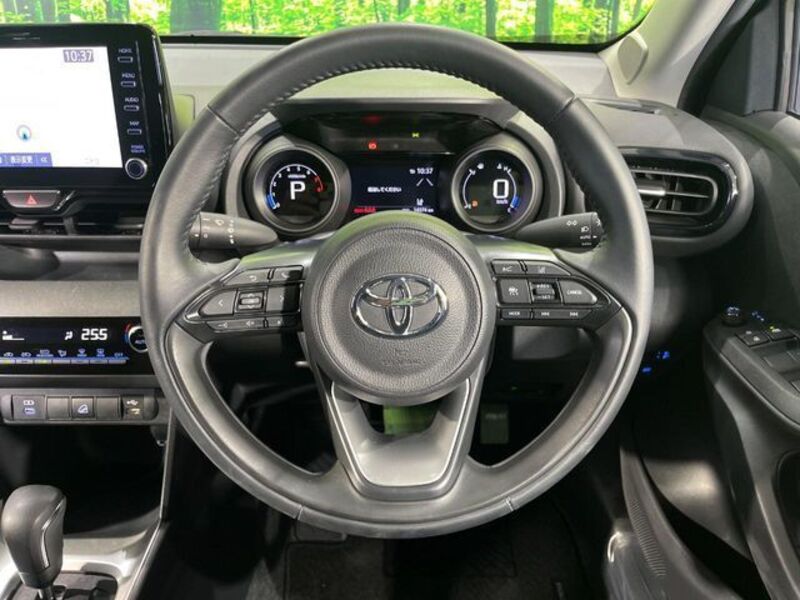 YARIS CROSS