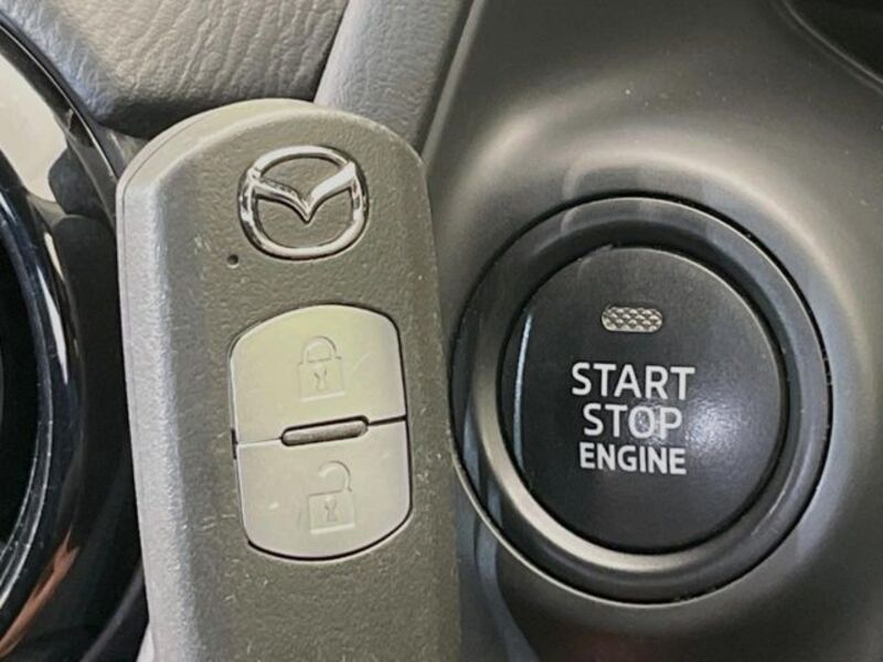 MAZDA2
