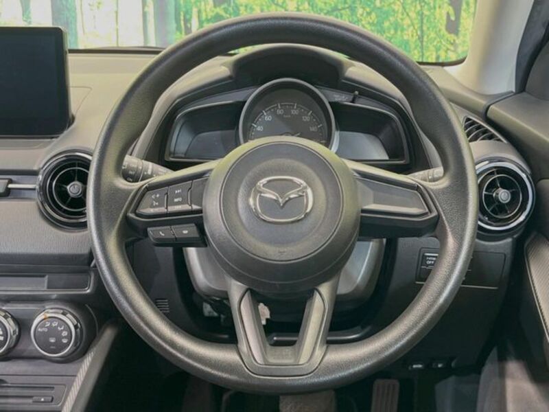 MAZDA2