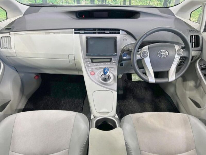 PRIUS PHV