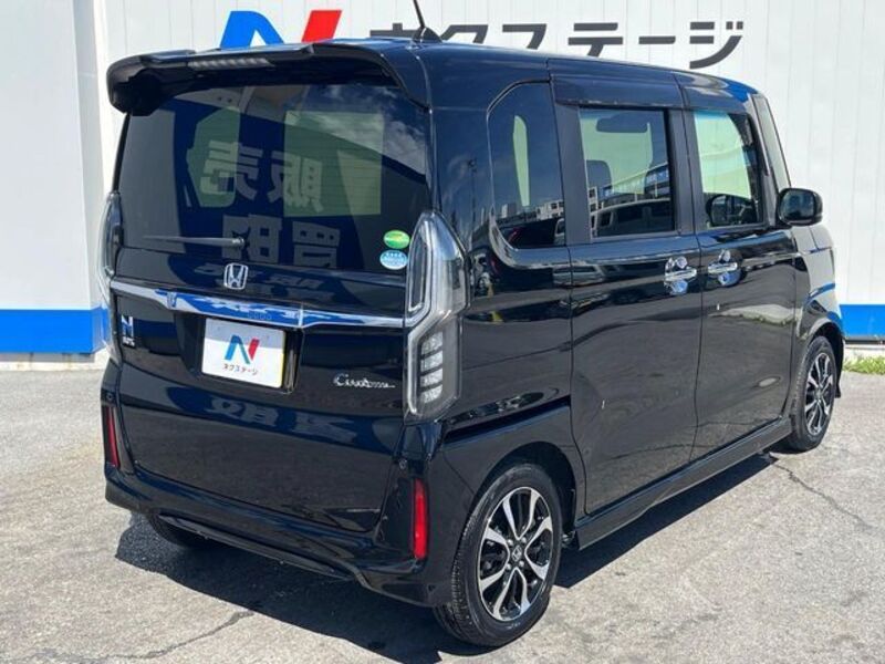 N BOX CUSTOM