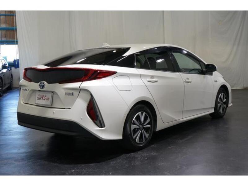 PRIUS PHV