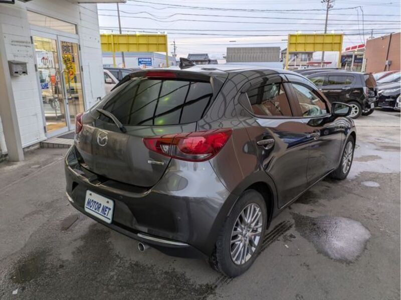 MAZDA2