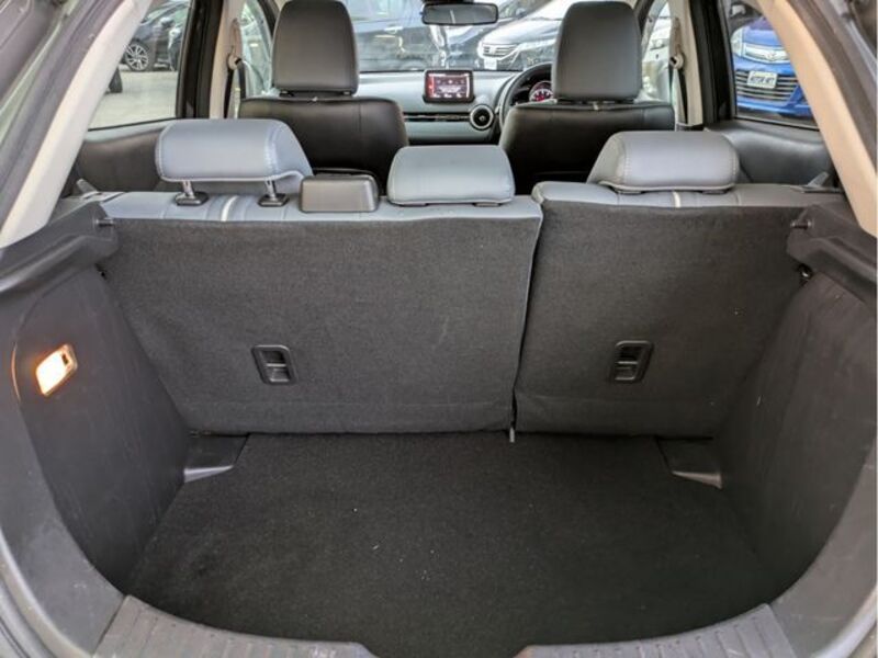 MAZDA2