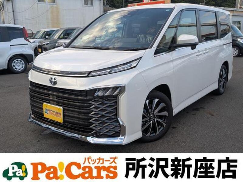 TOYOTA VOXY