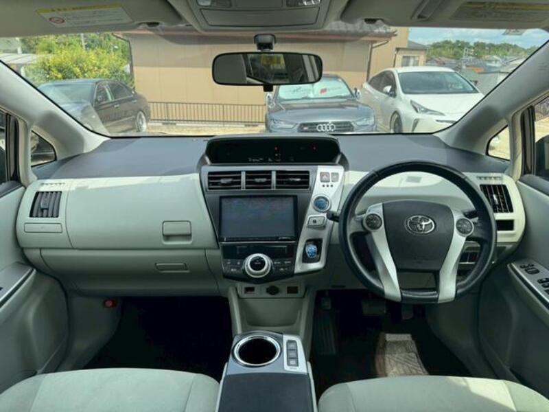 PRIUS ALPHA