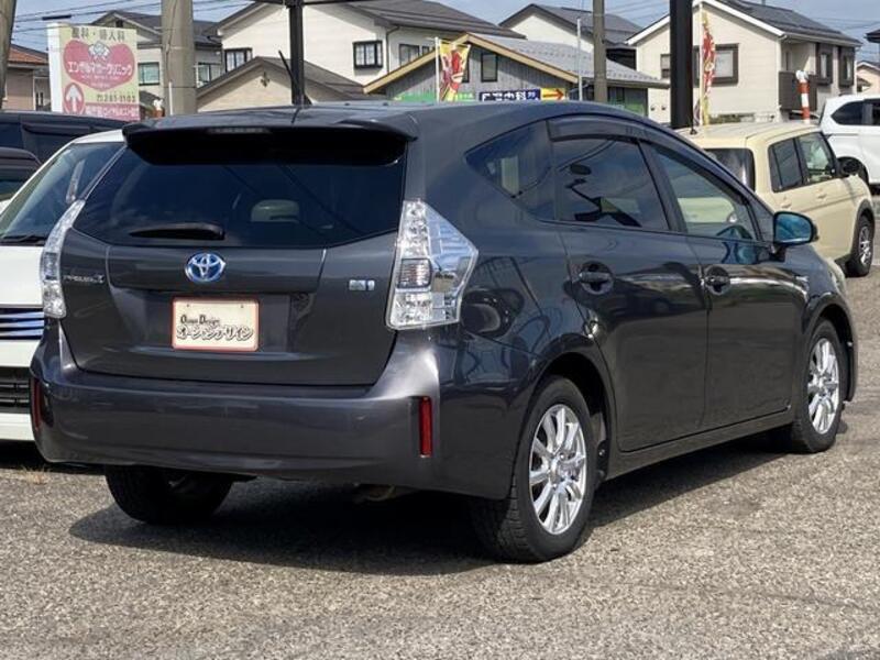 PRIUS ALPHA