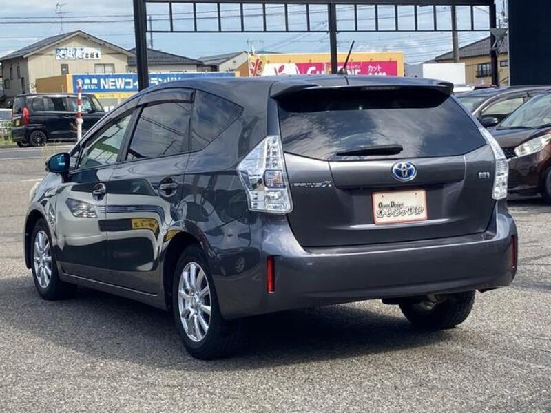 PRIUS ALPHA
