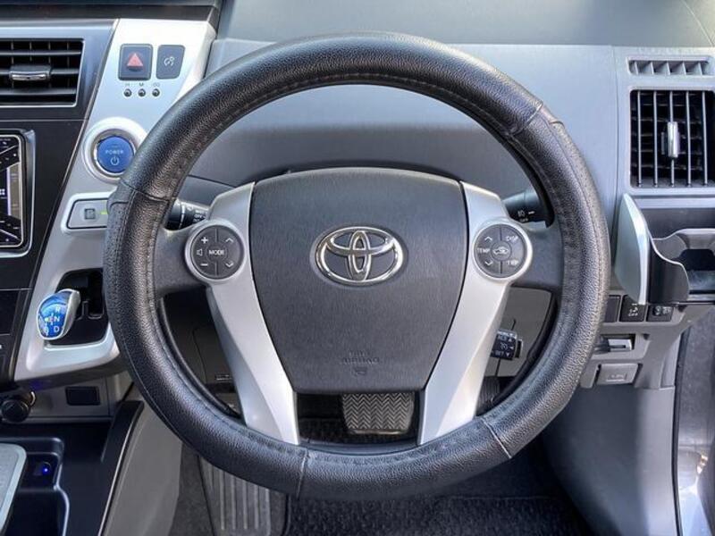 PRIUS ALPHA