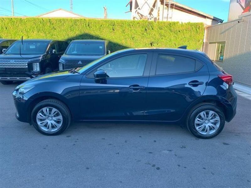MAZDA2