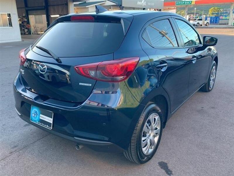 MAZDA2