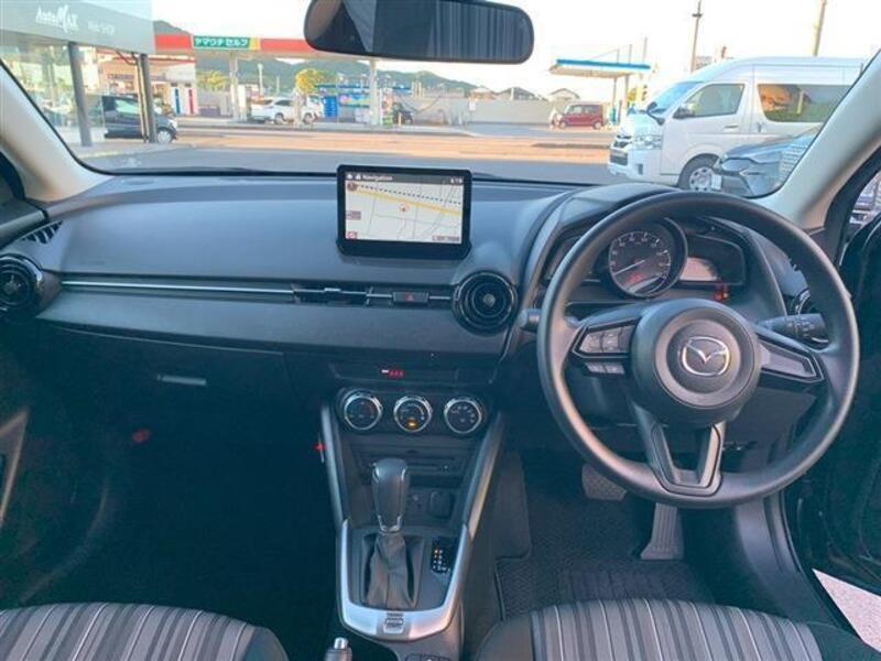 MAZDA2