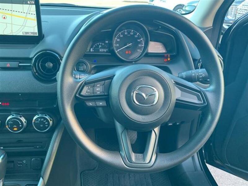 MAZDA2