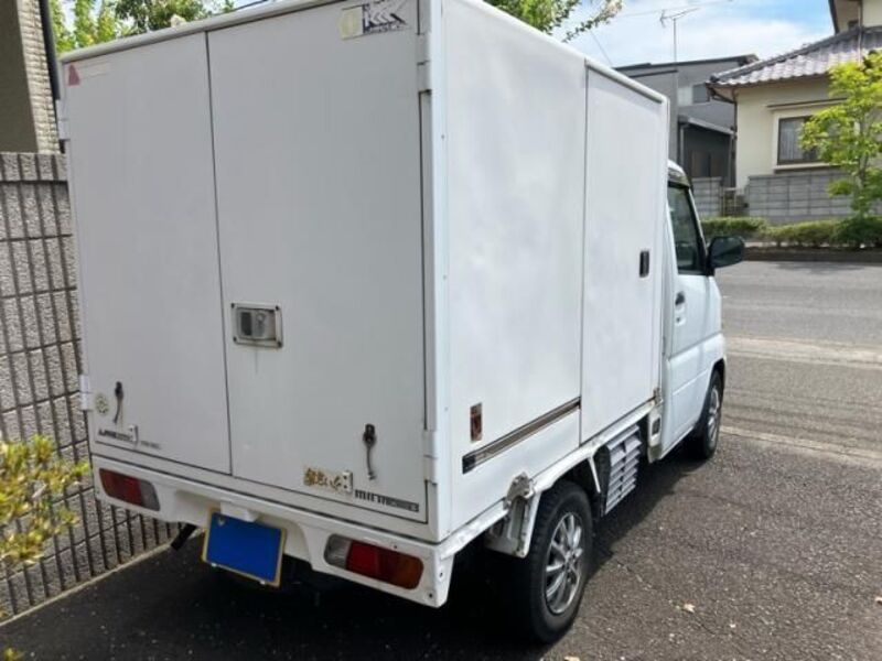 MINICAB TRUCK