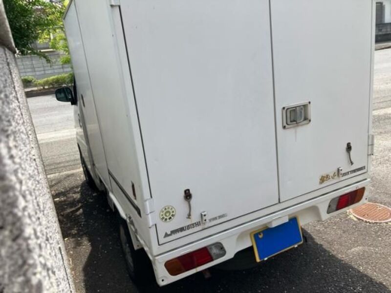 MINICAB TRUCK