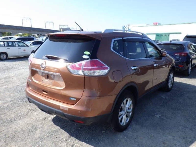 X-TRAIL