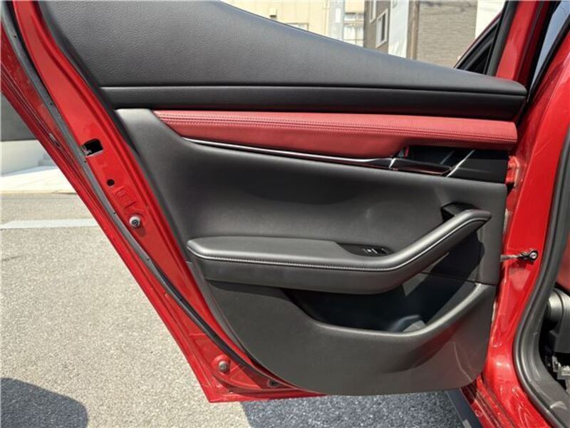 MAZDA3