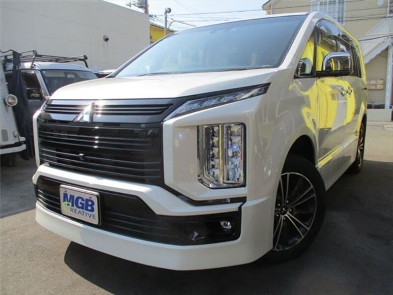 MITSUBISHI DELICA D5