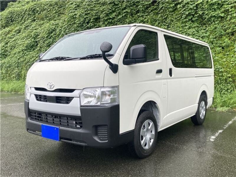 TOYOTA HIACE
