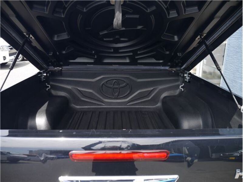 HILUX