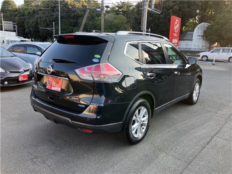 X-TRAIL