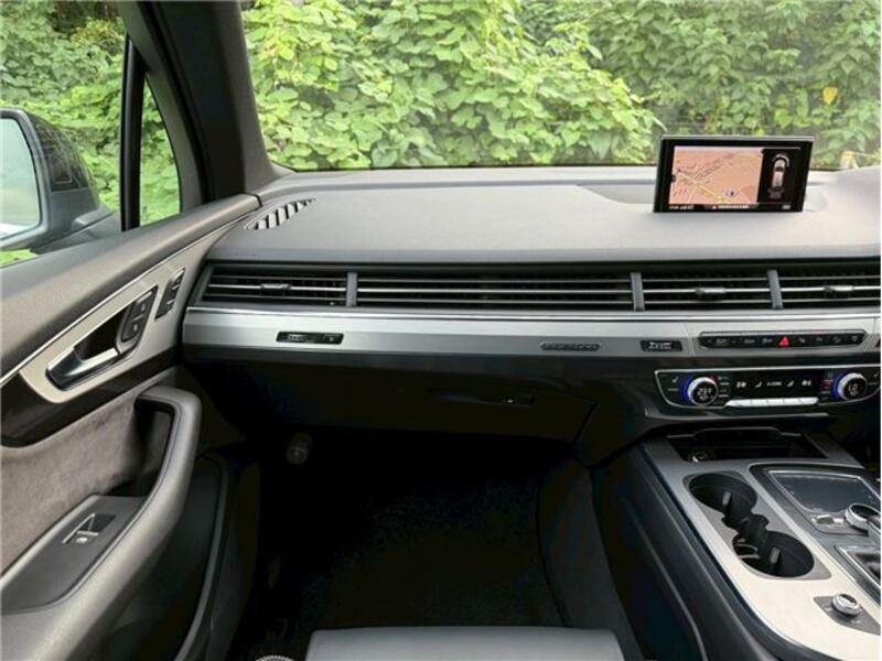 Q7