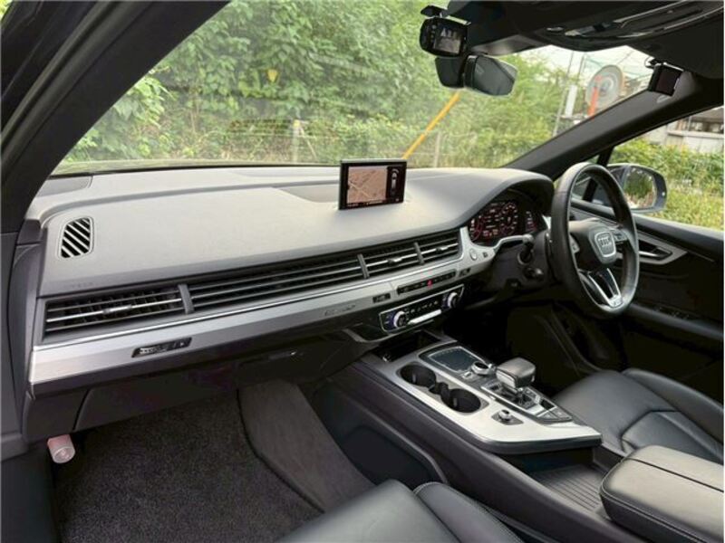 Q7